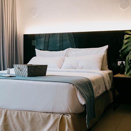 Dosi Hotel Ph Talisay  Exteriör bild