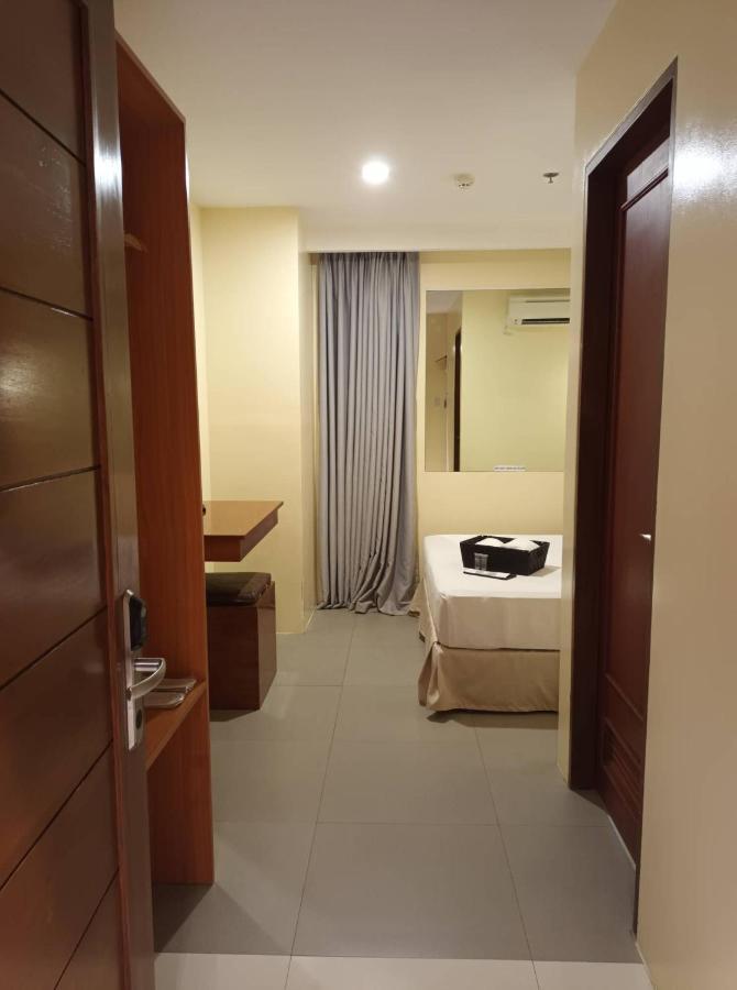 Dosi Hotel Ph Talisay  Exteriör bild