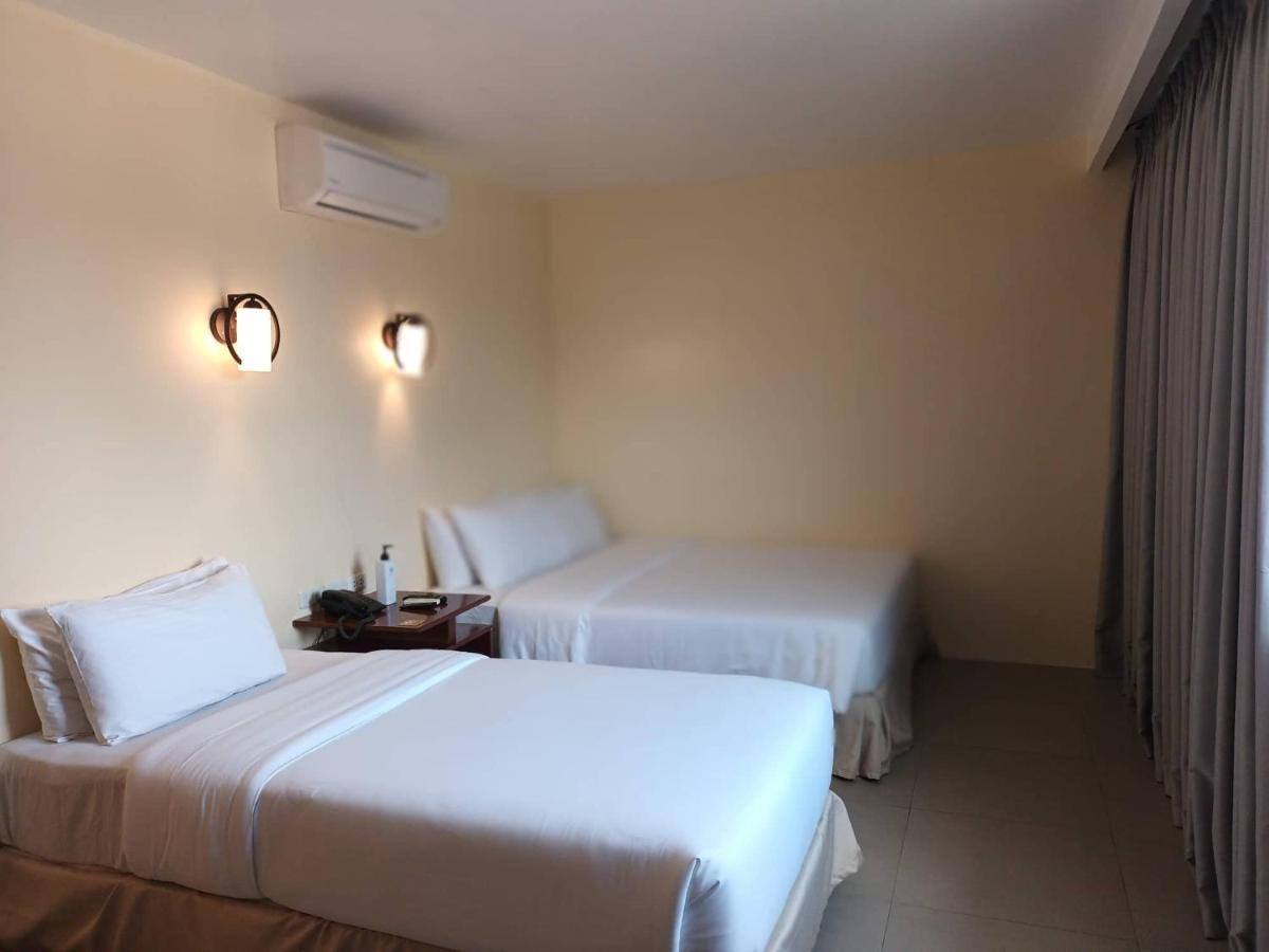 Dosi Hotel Ph Talisay  Exteriör bild