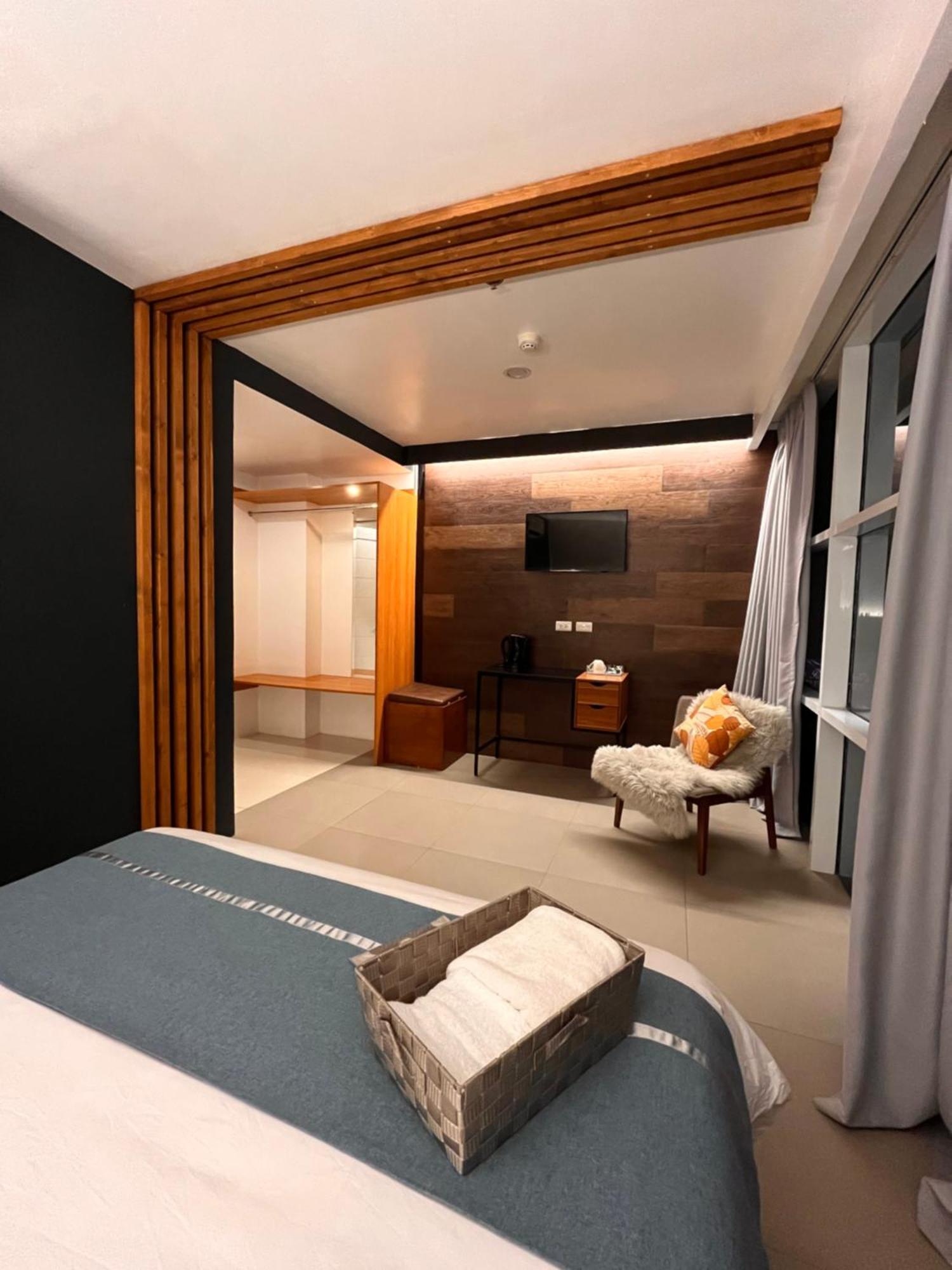 Dosi Hotel Ph Talisay  Exteriör bild